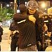 Charlotte, l'attivista abbraccia gli agenti: ''I poliziotti non sono i nostri nemici''