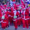 Madrid, in diecimila alla corsa dei Babbo Natale