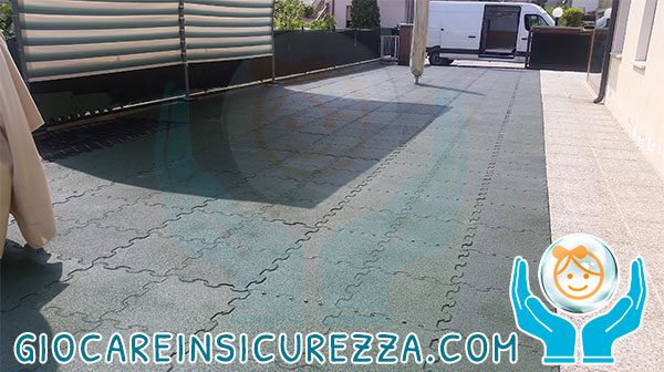 Pavimento per esterni in gomma di protezione antitrauma Pavimenti in gomma riciclata